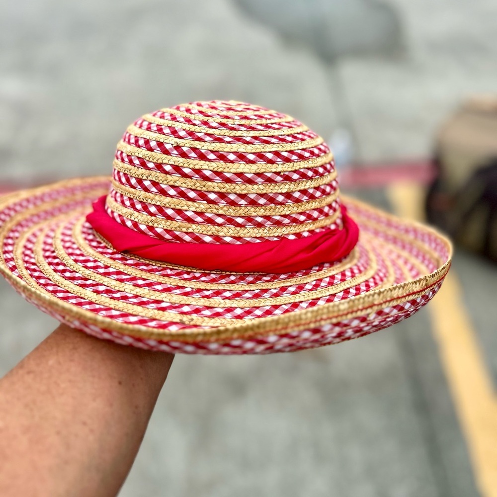 August Red Gingham Vintage Straw Hat - Picture 5 of 7
